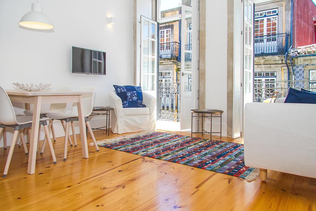 Liiiving In Porto | Blue Flower Apartment Luaran gambar